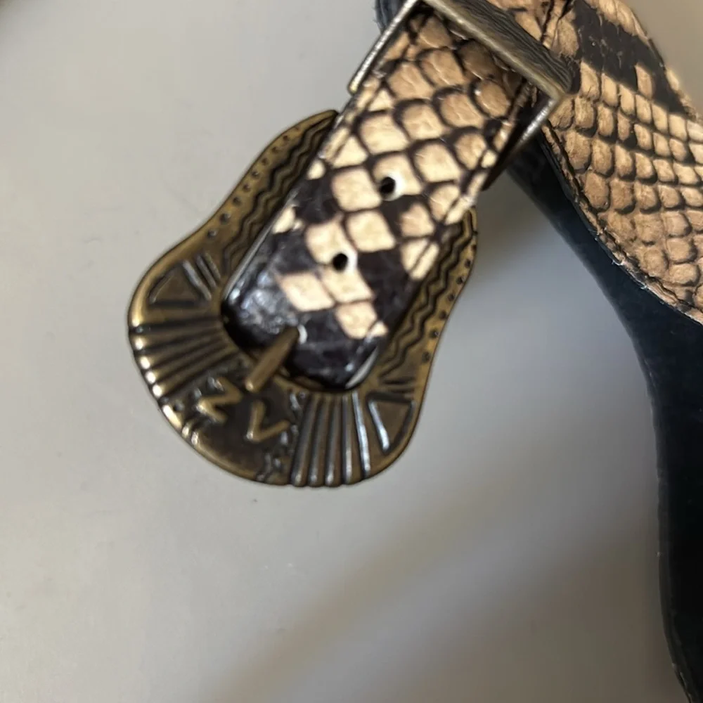 ZADIG & VOLTAIRE EVER WILD OPEN-TOE LEATHER SANDALS IN DESERT - Picture 6 of 8